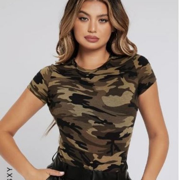 TeenBell Tops - TeenBell Large Army Round Neck Camo Print Tee